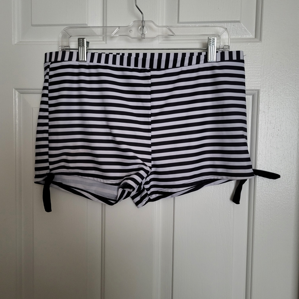Striped Ruffled Tankini Set - Picture 7 of 12